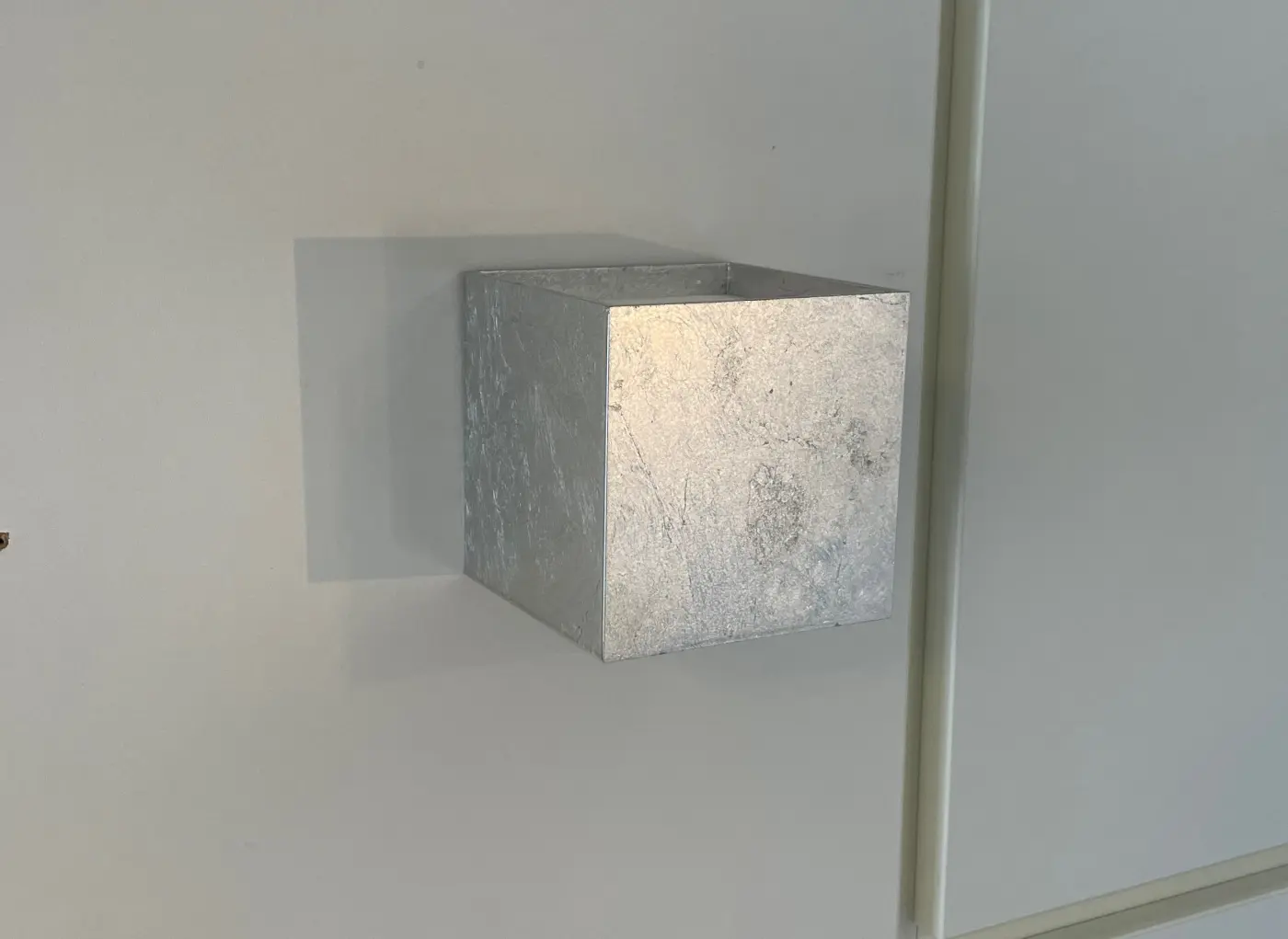 Wandleuchte Siri 44 Blattsilber von Helestra Aluminium massiv ca. 10x10x10cm